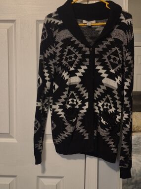 Adam Levine Collection Black & White Geometric Shawl-Collar Cardigan